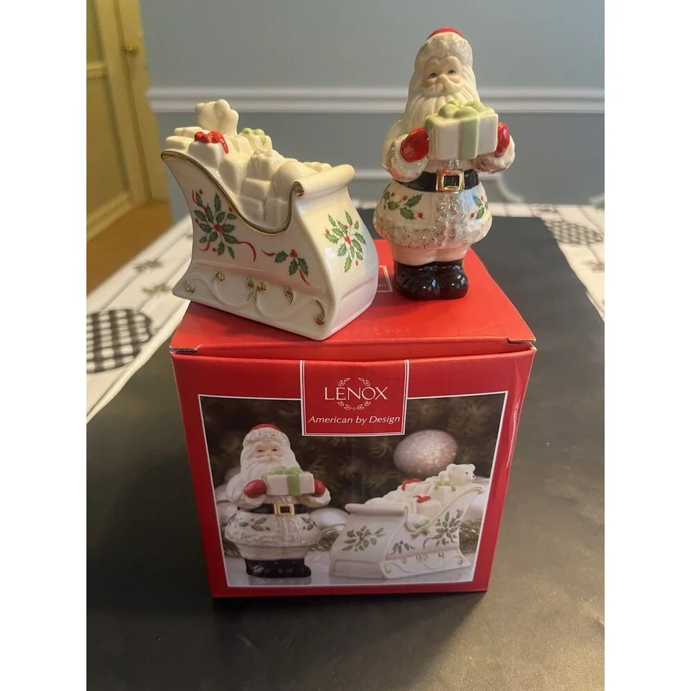 Lenox Santa & Sleigh Filled With Toys Salt & Pepper Shaker Set NIB